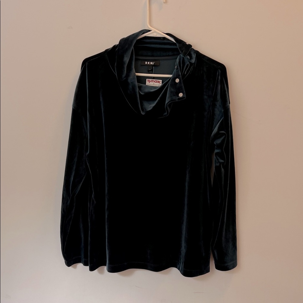 DKNY rich green/blue Velvet Silk Top, size small, NWT